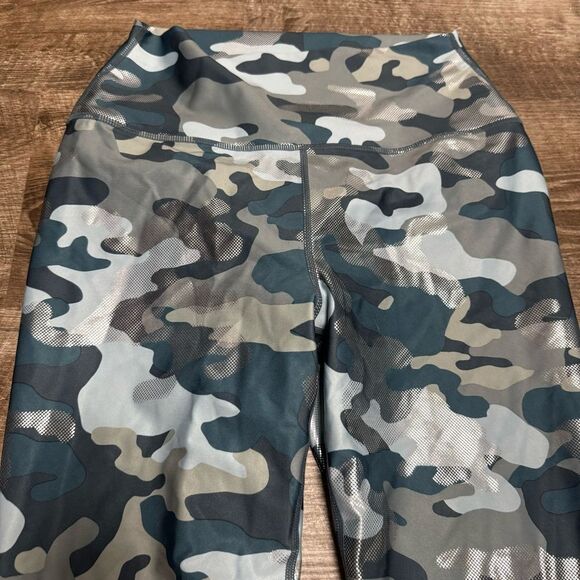 Carbon Camo Print High Waist Leggings Size Medium - Picture 5 of 8